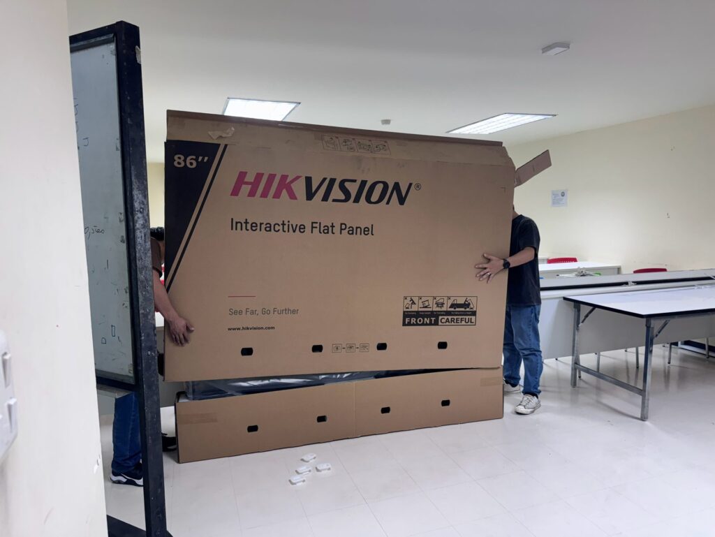 ขนส่งจอ Hikvision Interactive Flat Panel 86 นิ้ว ไปยัง KMUTNB