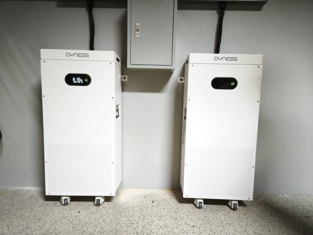 แบตเตอรี่โซล่าเซลล์ 2 ชุด รวม 32 kWh บ้านคุณวรงค์